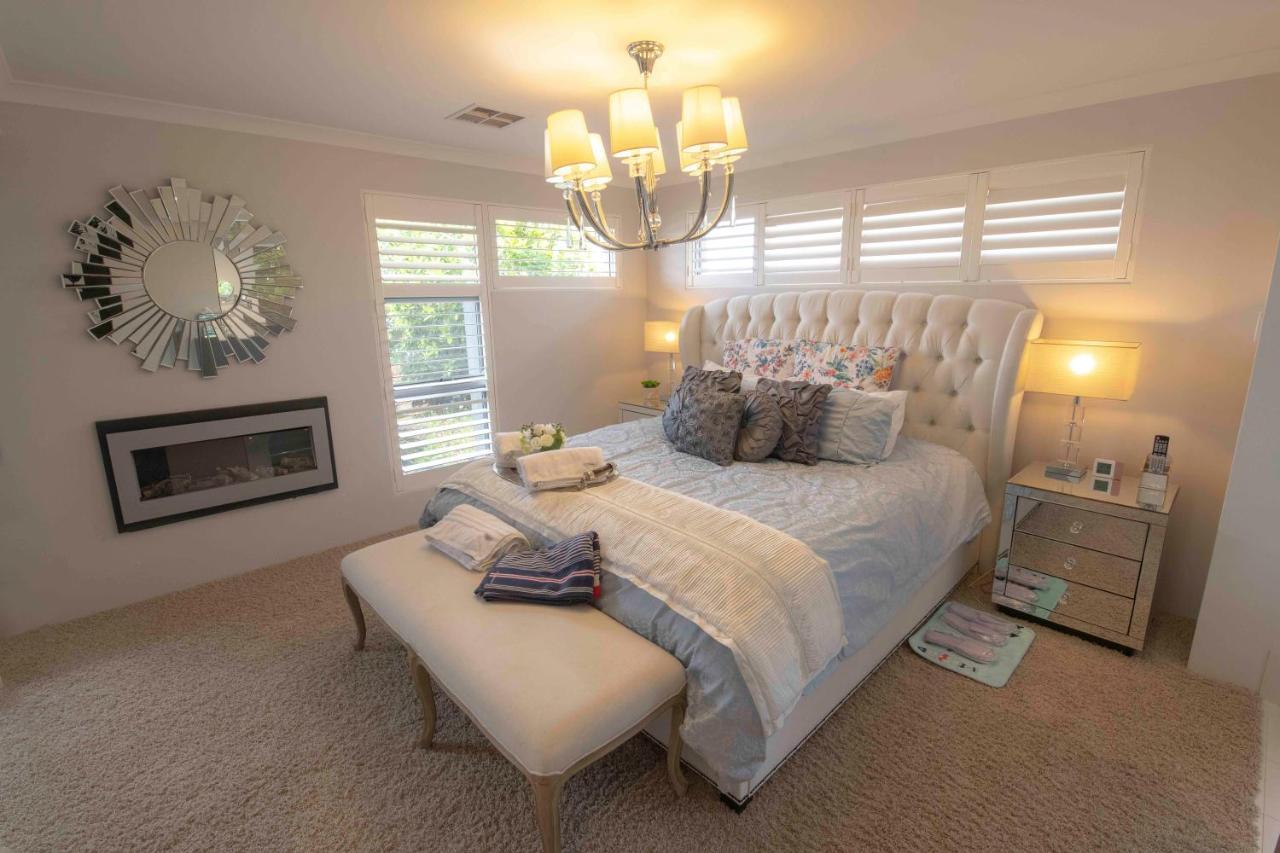 Magnificent Beach Retreat Jindalee エクステリア 写真
